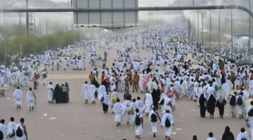 الحجاج ينزلون في مزدلفة.. الإقامة تتحقق بسرعة.. وخمسة أسباب تجيز عدم المبيت