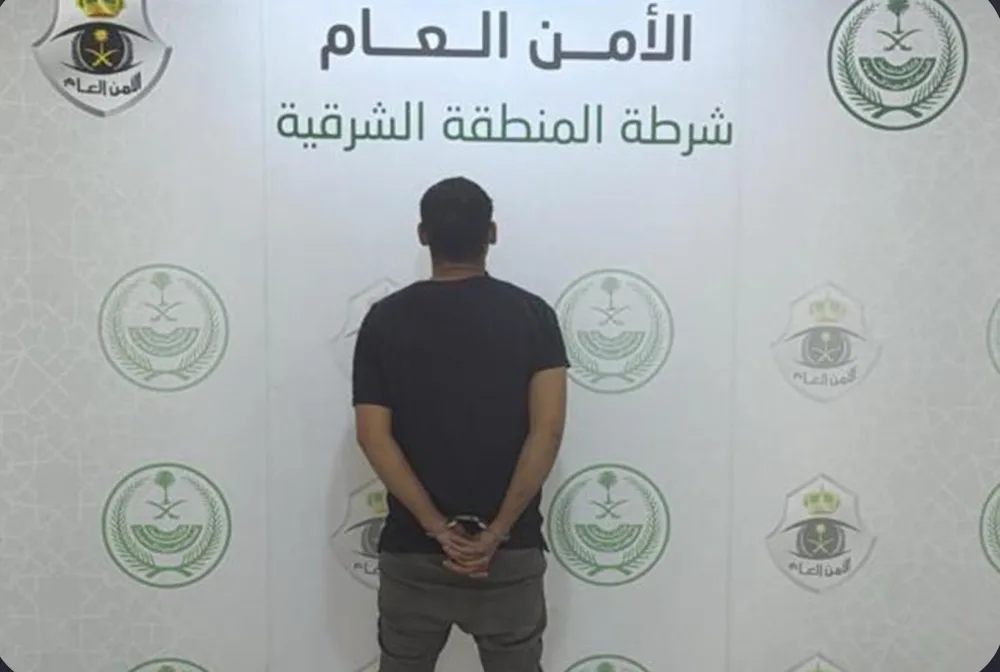 مقتل الدكتور عبدالملك قاضي وإصابة زوجته.. السلطات تكشف الملابسات مقتل الدكتور عبدالملك قاضي وإصابة زوجته.. السلطات تكشف الملابسات