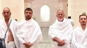 المملكة العربية السعودية ترحب بالحجاج الإسبان بالدفوف بعد عبورهم 11 دولة في 7 أشهر على ظهور الخيول نحو مكة.
