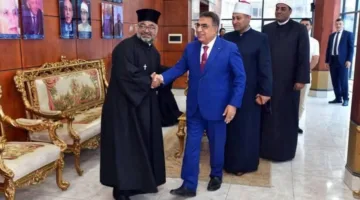 راعي الأقباط الكاثوليك في المنصورة يقدم التهاني لمحافظ الدقهلية بمناسبة عيد الأضحى | صور