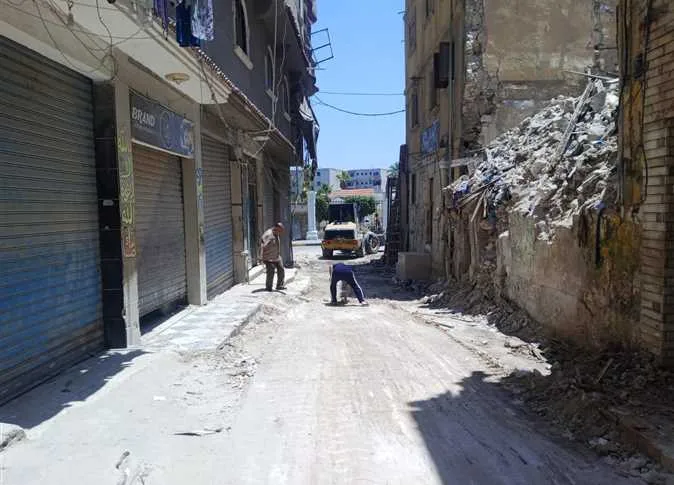 استجابة سريعة: إزالة ورفع 120 طن من التربة والرديم في محور المحمودية بالإسكندرية (صور) استجابة سريعة: إزالة ورفع 120 طن من التربة والرديم في محور المحمودية بالإسكندرية (صور)