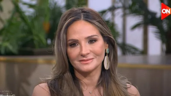 من ملكة جمال إلى مقدّمة برامج: رحلة سالي شاهين في عالم الإعلام من ملكة جمال إلى مقدّمة برامج: رحلة سالي شاهين في عالم الإعلام