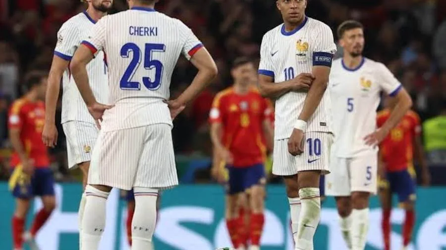 إسبانيا تسحق فرنسا بخمسة أهداف وتبلغ نهائي دوري الأمم الأوروبية إسبانيا تسحق فرنسا بخمسة أهداف وتبلغ نهائي دوري الأمم الأوروبية