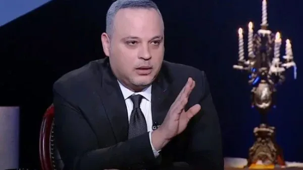 تامر عبدالمنعم يتحدث عن مشكلة أحمد آدم: ثلاث سنوات وأنا أحاول convincing him للعودة إلى المسرح لكنه يرفض. تامر عبدالمنعم يتحدث عن مشكلة أحمد آدم: ثلاث سنوات وأنا أحاول convincing him للعودة إلى المسرح لكنه يرفض.