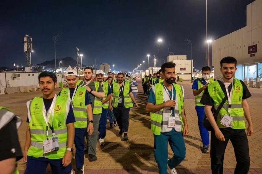 110 فرق تطوعية تقدم الرعاية الصحية للحجاج