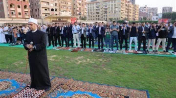 المواطنون يحتفلون بصلاة عيد الأضحى في المساجد والساحات العامة