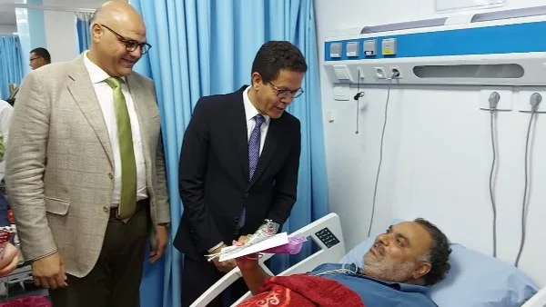 محافظ القليوبية ورئيس جامعة بنها يحتفلان بعيد الأضحى مع مرضى المستشفيات محافظ القليوبية ورئيس جامعة بنها يحتفلان بعيد الأضحى مع مرضى المستشفيات