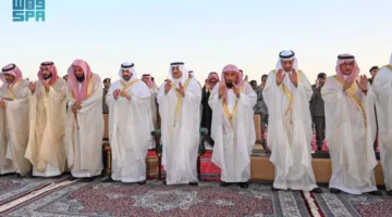 أمير منطقة تبوك ونائبه يشاركان في صلاة عيد الأضحى