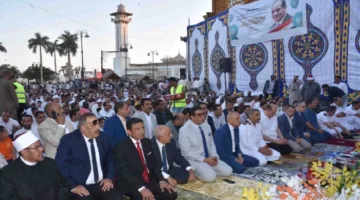 محافظ الأقصر يؤدي صلاة عيد الأضحى في ساحة سيدي أبو الحجاج وسط حشود المصلين