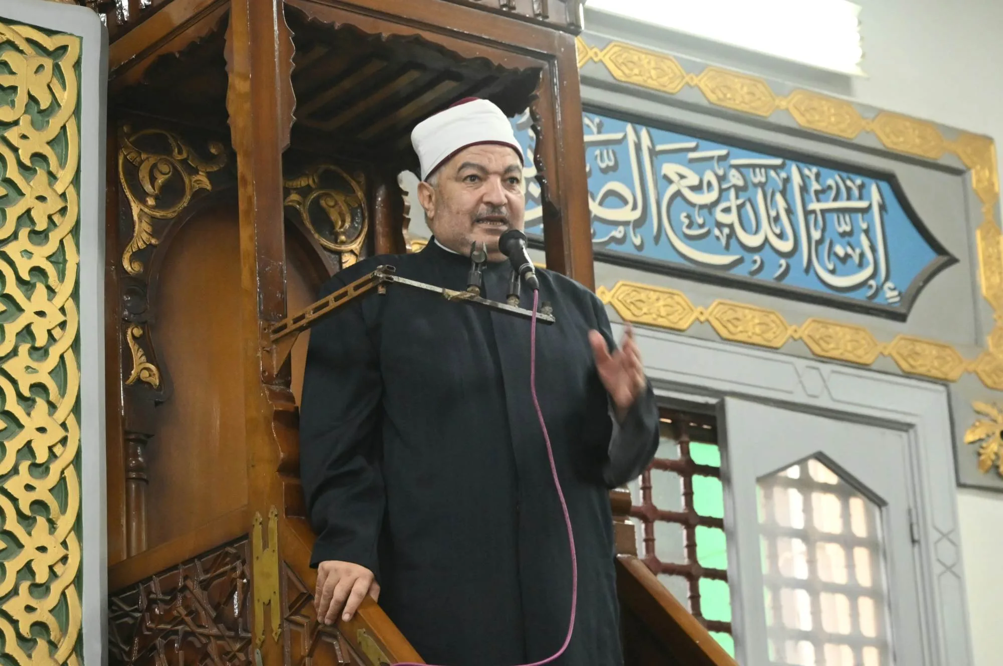 في أجواء من الروحانية وبتواجد الأهالي.. قيادة البحيرة تؤدي صلاة العيد في مسجد التوبة في أجواء من الروحانية وبتواجد الأهالي.. قيادة البحيرة تؤدي صلاة العيد في مسجد التوبة