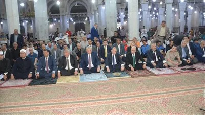 في أجواء احتفالية، محافظ الغربية يؤدي صلاة العيد في مسجد السيد البدوي ويقدم التهاني للأهالي بمناسبة عيد الأضحى المبارك. في أجواء احتفالية، محافظ الغربية يؤدي صلاة العيد في مسجد السيد البدوي ويقدم التهاني للأهالي بمناسبة عيد الأضحى المبارك.