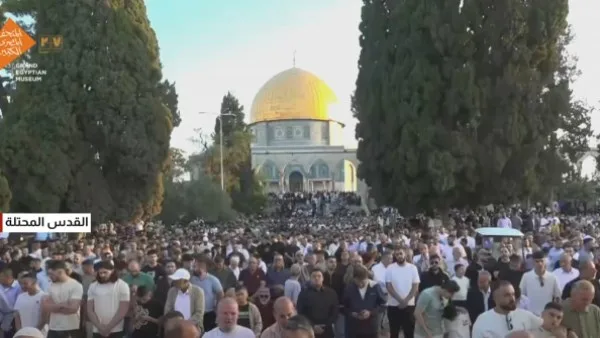 آلاف الفلسطينيين يحتفلون بصلاة عيد الأضحى في المسجد الأقصى آلاف الفلسطينيين يحتفلون بصلاة عيد الأضحى في المسجد الأقصى