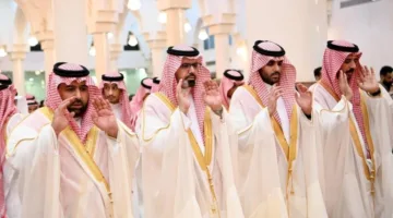 أمير منطقة جازان ونائبه يشاركان في صلاة عيد الأضحى