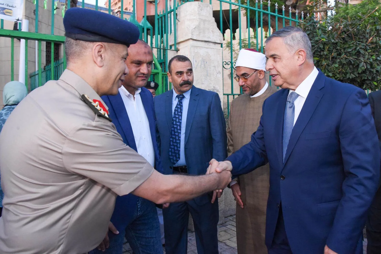 محافظ الإسكندرية يشارك في صلاة عيد الأضحى بمسجد سيدي جابر في حي شرق. محافظ الإسكندرية يشارك في صلاة عيد الأضحى بمسجد سيدي جابر في حي شرق.