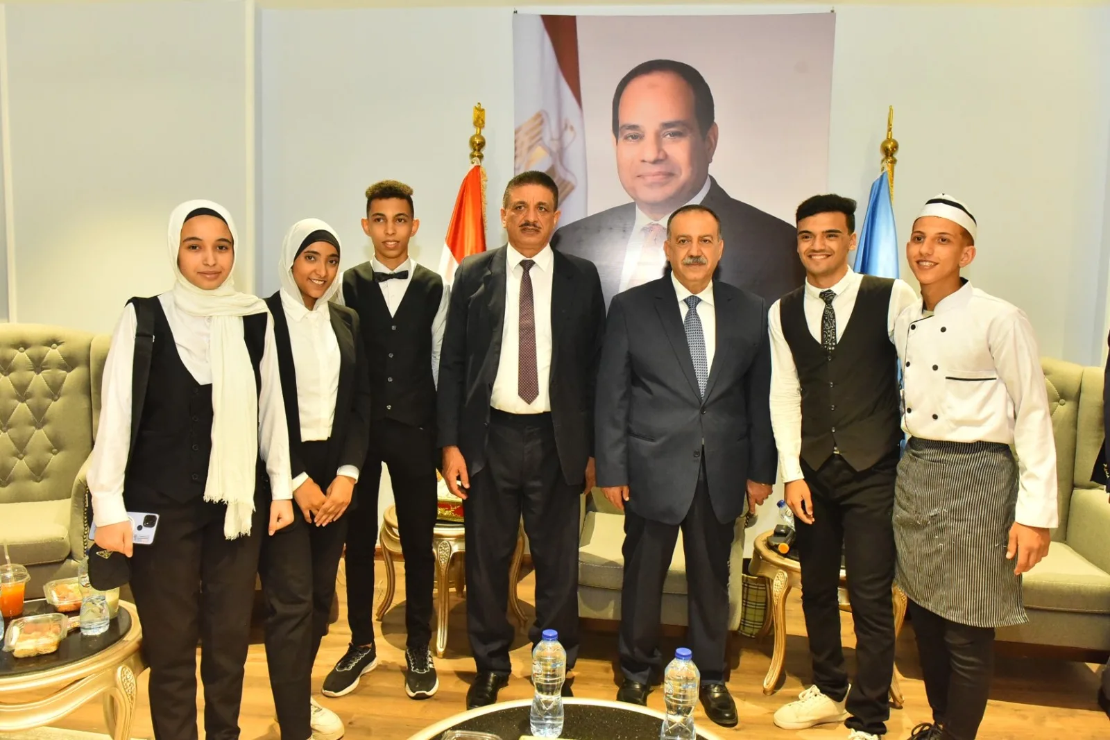 محافظ أسيوط يلتقي بالمواطنين خلال احتفالات عيد الأضحى المبارك.. صور محافظ أسيوط يلتقي بالمواطنين خلال احتفالات عيد الأضحى المبارك.. صور