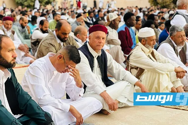 عيد الأضحى: مراسم الصلاة في سرت (صور) عيد الأضحى: مراسم الصلاة في سرت (صور)