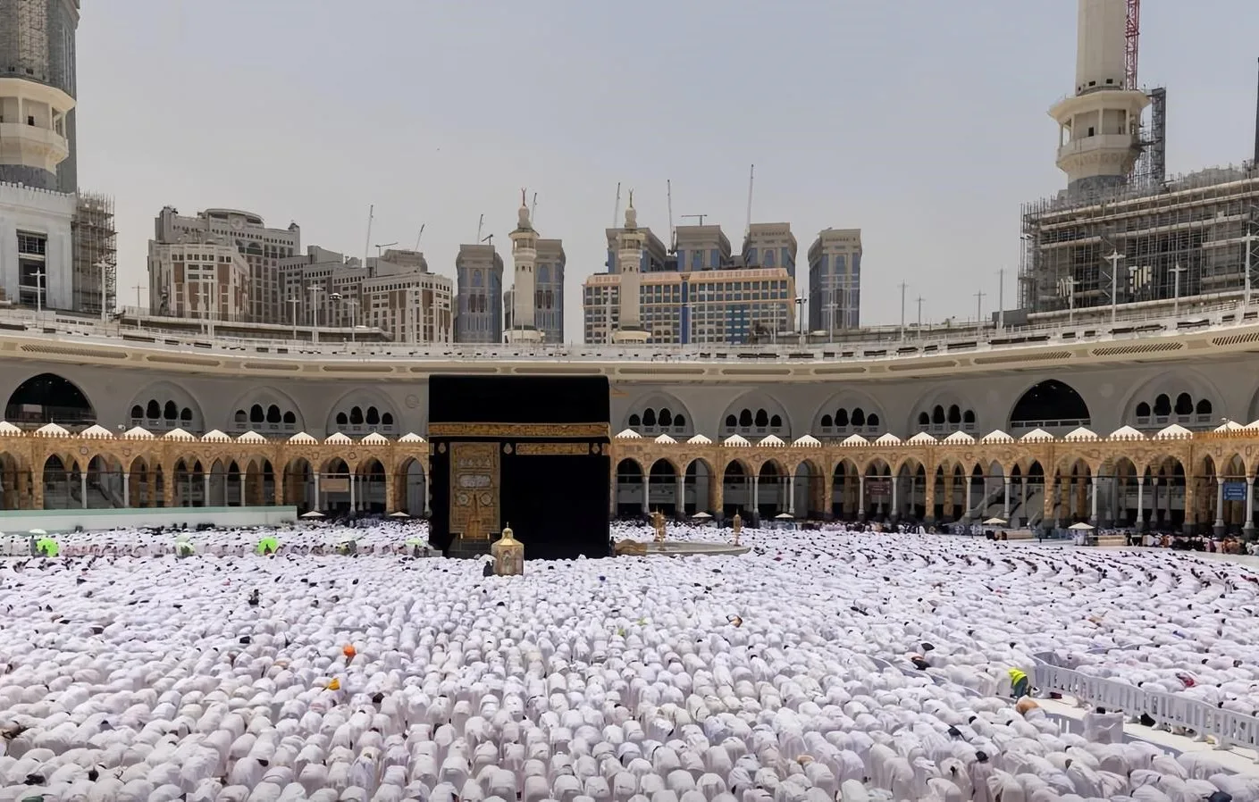 لا تقف الأعمال رغم العوائق.. خطيب عيد الأضحى في الحرم المكي: جوهر الدين لا تقف الأعمال رغم العوائق.. خطيب عيد الأضحى في الحرم المكي: جوهر الدين