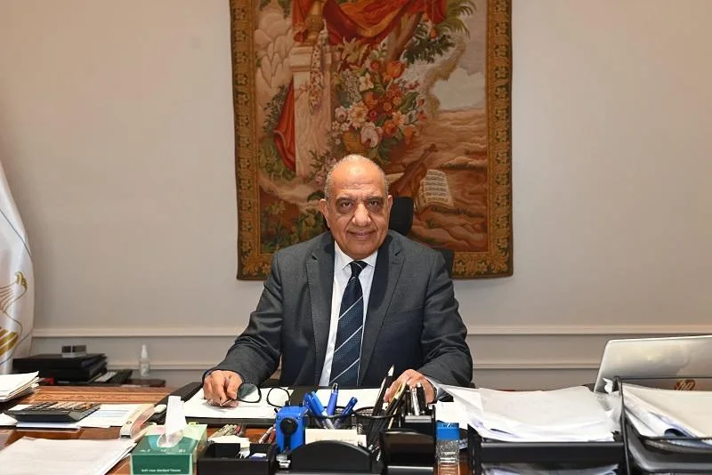 وزير الكهرباء والطاقة يهنئ الموظفين بمناسبة عيد الأضحى المبارك وزير الكهرباء والطاقة يهنئ الموظفين بمناسبة عيد الأضحى المبارك