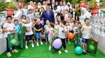 محافظ الدقهلية يوزع الهدايا على الأطفال في دار المساعي للأيتام احتفالًا بعيد الأضحى.