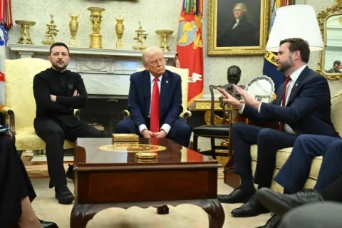 موقع ‘ذا أتلانتيك’: البيت الأبيض يشعر بالاستياء من هجمات أوكرانيا على روسيا ويعيد النظر في دعمها