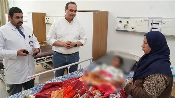 مكافآت ونقاشات مع المرضى.. رئيس هيئة “الرعاية الصحية” يتفقد منشآت السويس مكافآت ونقاشات مع المرضى.. رئيس هيئة “الرعاية الصحية” يتفقد منشآت السويس
