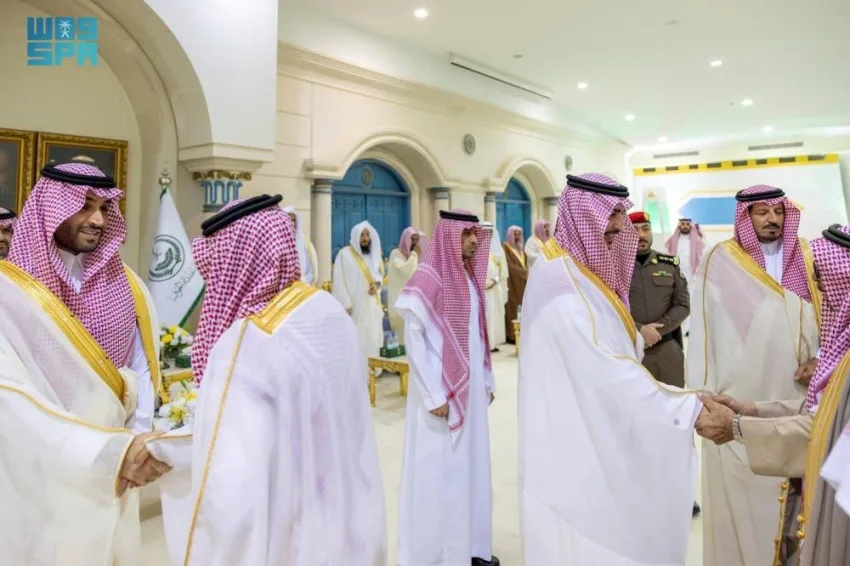 أمير الجوف يستقبل المهنئين بمناسبة عيد الأضحى