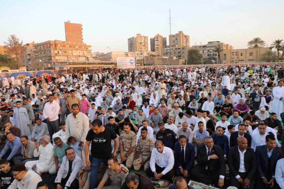 المصلون بمراكز الشباب