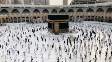 الحجاج يؤدون طواف الإفاضة في أجواء روحانية مع خدمات متكاملة.. فيديو