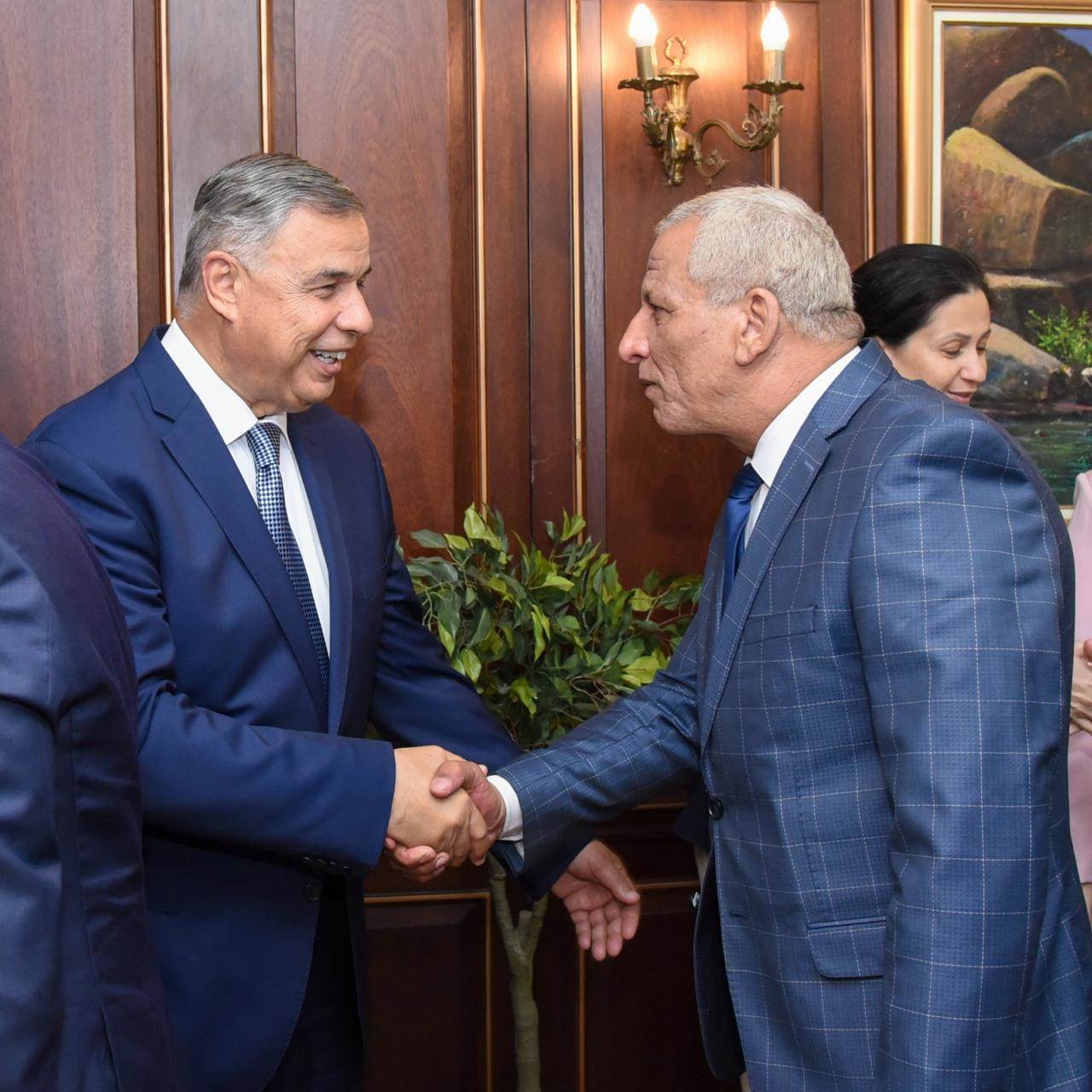 محافظ الإسكندرية يستقبل المهنئين بعيد الأضحى المبارك بديوان عام المحافظة