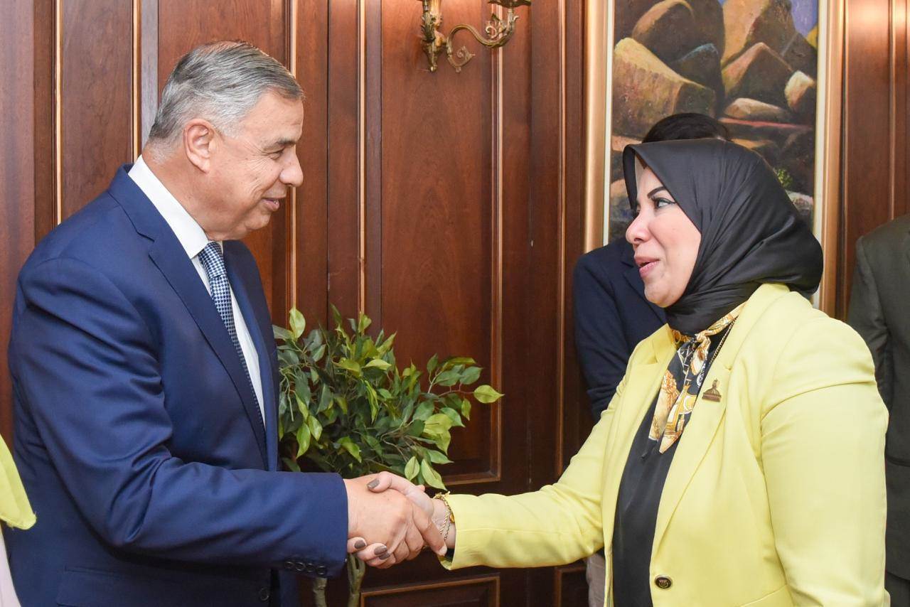 محافظ الإسكندرية يستقبل المهنئين بعيد الأضحى المبارك بديوان عام المحافظة