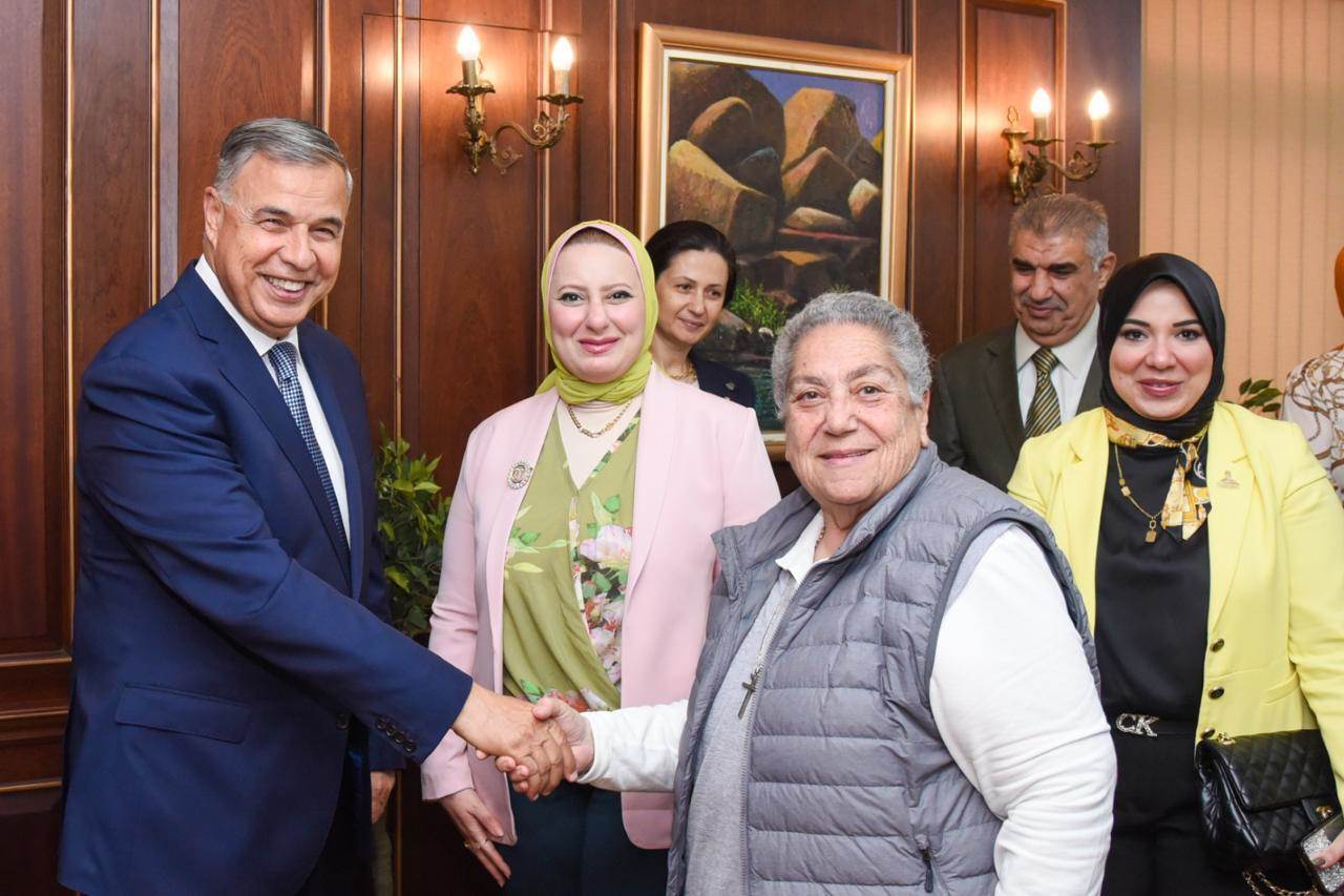 محافظ الإسكندرية يستقبل المهنئين بعيد الأضحى المبارك بديوان عام المحافظة