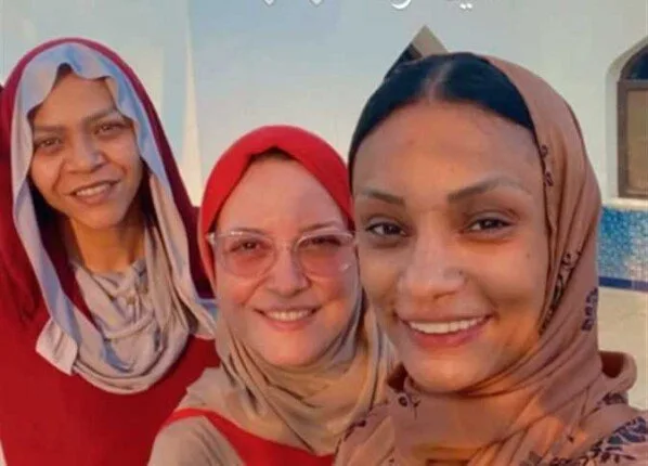 ريهام عبد الغفور بدون مكياج أو تأثيرات في احتفال العيد ريهام عبد الغفور بدون مكياج أو تأثيرات في احتفال العيد