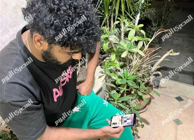 «والدتي وإخواتي لم يفترقوا أبداً.. حتى في الموت ظلوا معاً».. «عبدالرحمن» يحكي عن مأساة فقدان 4 من أسرته في حادث المقطم. «والدتي وإخواتي لم يفترقوا أبداً.. حتى في الموت ظلوا معاً».. «عبدالرحمن» يحكي عن مأساة فقدان 4 من أسرته في حادث المقطم.