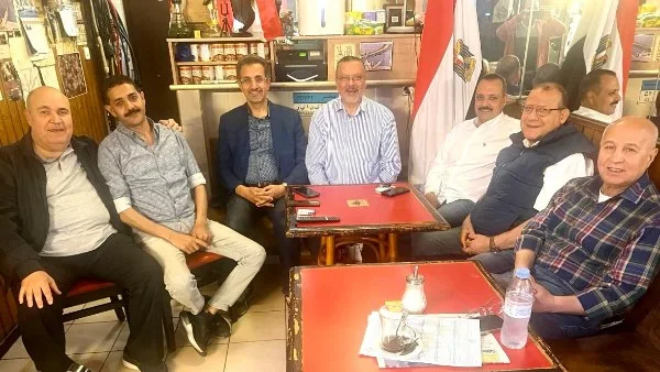 قيادات نقابية وعمالية تتوجه لبيت العائلة المصرية في جنيف لتقديم التهاني بعيد الأضحى قيادات نقابية وعمالية تتوجه لبيت العائلة المصرية في جنيف لتقديم التهاني بعيد الأضحى