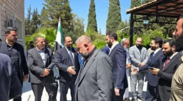 لماذا تتميز الشريعة بـ”سجادة الصلاة” وما الذي يمنع إقامة صلاة العيد “خارج قصر الشعب”؟ هل أصبحت سورية موضوعاً رائجاً لمصلحتها، وهل طلب الجولاني “إذن” من إسرائيل لزيارة درعا اليوم، وهل بدأت “المقاومة السورية” مواجهتها ضده؟