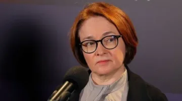 محافظ البنك المركزي الروسي تنفي الاستسلام لأي ضغوط سياسية بشأن خفض أسعار الفائدة وترجح إمكانية زيادتها.