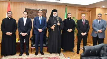 الأنبا توماس يعزِّي محافظ الفيوم بمناسبة عيد الأضحى المبارك