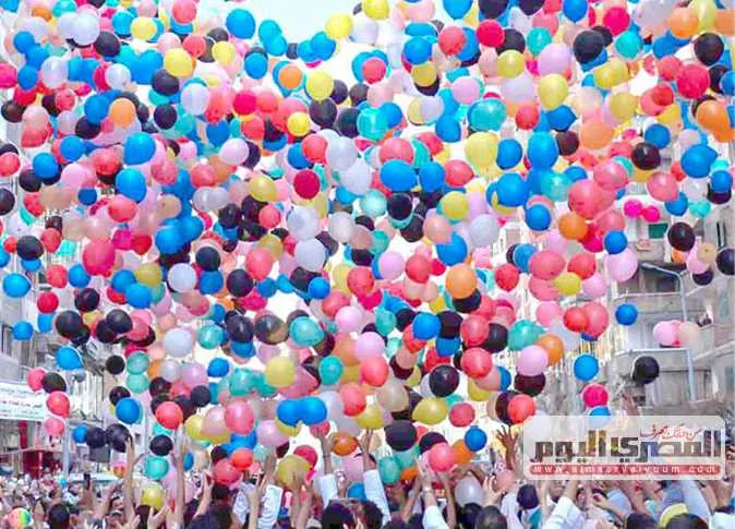 الملايين يحتفلون بعيد الأضحى في الساحات والمساجد بالقاهرة والمناطق الأخرى الملايين يحتفلون بعيد الأضحى في الساحات والمساجد بالقاهرة والمناطق الأخرى