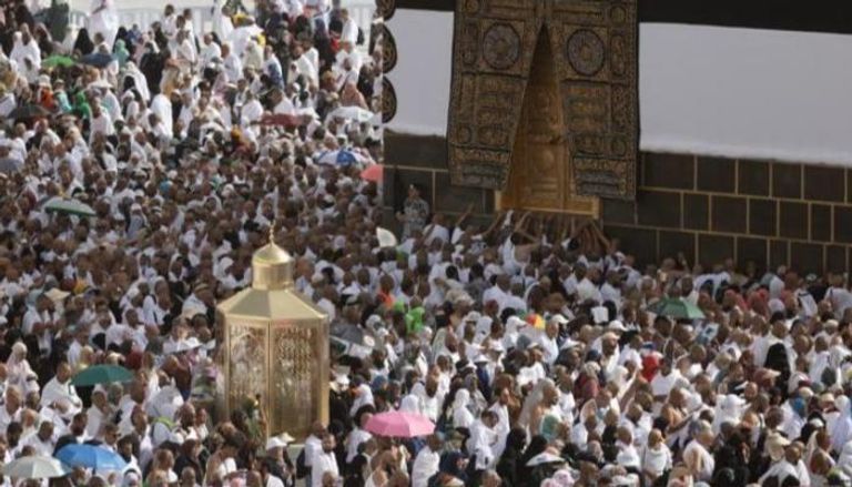 الطواف حول الكعبة - أرشيفية