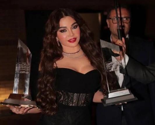 «بدون طبقات».. هيفاء وهبي تثير الجدل بفستان أسود شفاف – كيف كان رد فعل الجمهور؟ «صور» «بدون طبقات».. هيفاء وهبي تثير الجدل بفستان أسود شفاف – كيف كان رد فعل الجمهور؟ «صور»