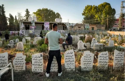 فلسطينيون في جنين يفتقدون بهجة العيد بسبب مقتل أبنائهم على يد الجيش الإسرائيلي فلسطينيون في جنين يفتقدون بهجة العيد بسبب مقتل أبنائهم على يد الجيش الإسرائيلي