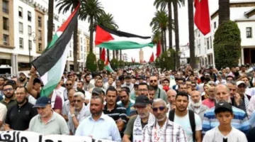 في ليلة العيد بالمغرب: مسيرة تطالب بفتح باب المساعدات إلى غزة