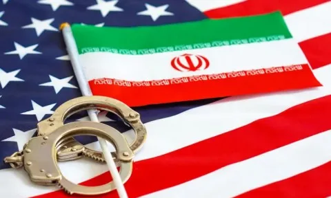 إصدار حكم بالحبس على تاجر فنون بريطاني لتعامله مع شخص يشتبه بأنه ممول لحزب الله