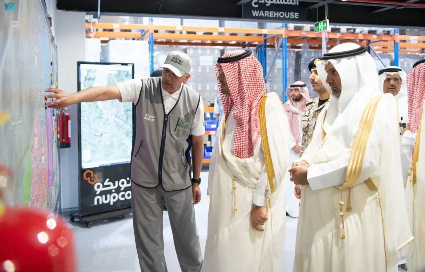 نائب أمير مكة يستعرض استراتيجيات تأمين الأدوية في المشاعر المقدسة نائب أمير مكة يستعرض استراتيجيات تأمين الأدوية في المشاعر المقدسة