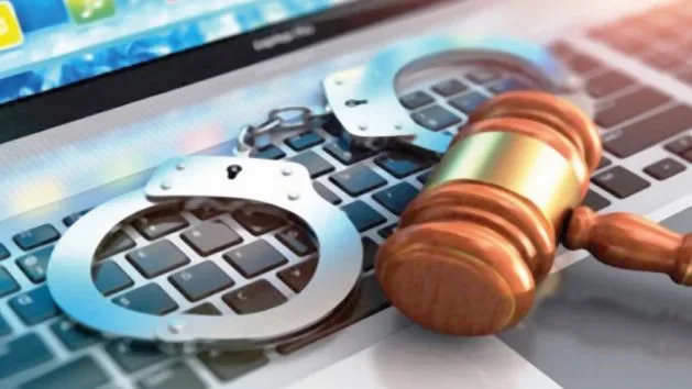 العقوبات السجنية والمالية تنتظر من يقوم بسرقة معلومات البطاقة البنكية العقوبات السجنية والمالية تنتظر من يقوم بسرقة معلومات البطاقة البنكية