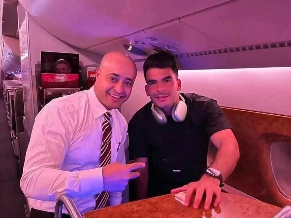 شاهد: “زيزو” على متن طائرة ميامي قبل بدء معسكر الأهلي شاهد: “زيزو” على متن طائرة ميامي قبل بدء معسكر الأهلي