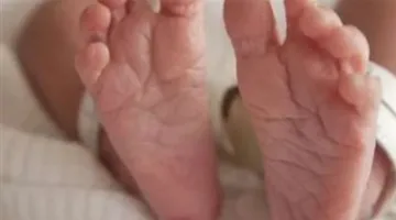 كافة المعلومات حول وفاة رضيع نتيجة صدمة كهربائية في قنا