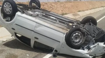 تفاصيل إصابة 6 أفراد من أسرة واحدة جراء انقلاب سيارة في الصف