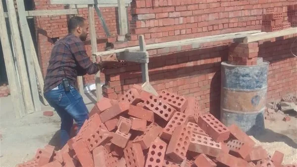 التصدي لمخالفات البناء في أحياء محافظة القاهرة خلال عطلة العيد التصدي لمخالفات البناء في أحياء محافظة القاهرة خلال عطلة العيد