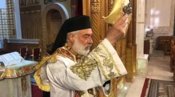 الأنبا باسيليوس يقود القداس الإلهي لطلاب السنة الثالثة ثانوي في المنيا